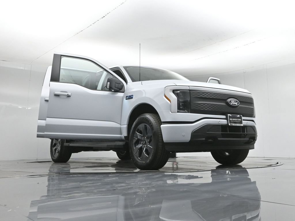 New 2025 Ford F150 Lightning Flash AWD/4WD image 39