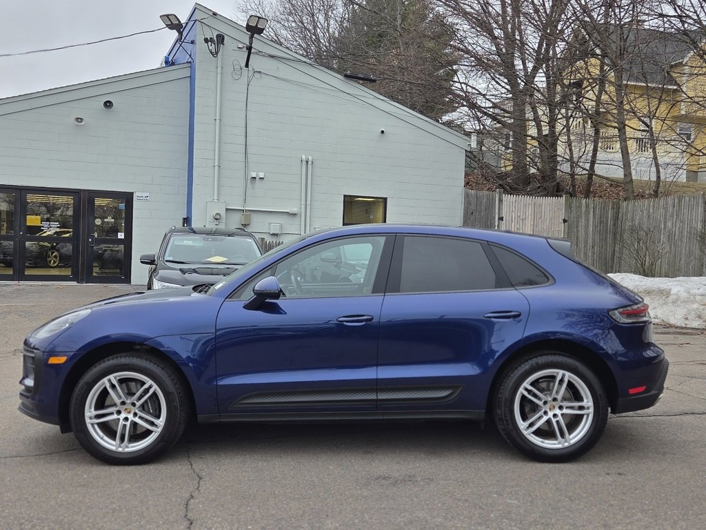 Used 2023 Porsche Macan AWD image 3
