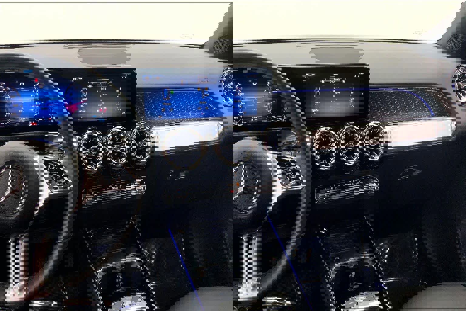 Used 2025 Mercedes-Benz GLB 250 image 25