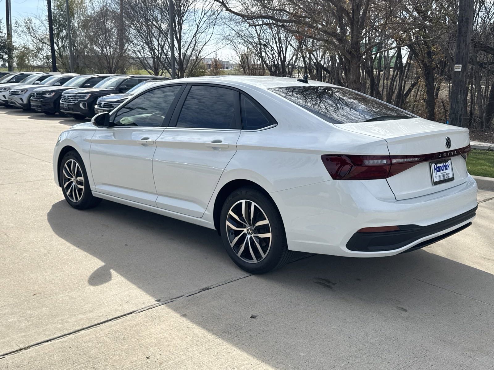 New 2026 Volkswagen Jetta SE FWD image 3