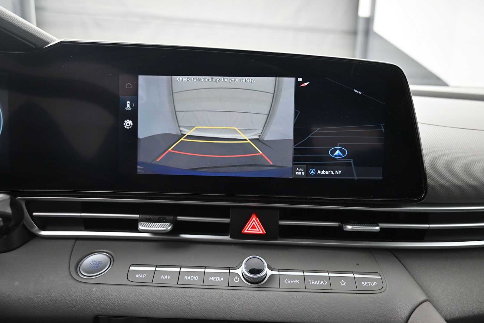 Used 2023 Hyundai Elantra SEL w/ Convenience Package FWD image 8