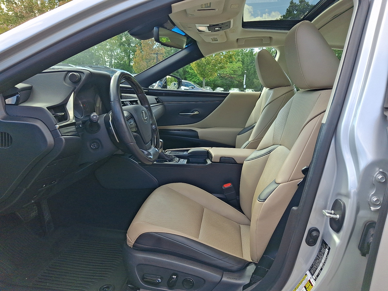 Used 2021 Lexus ES 300h w/ Premium Package FWD image 13