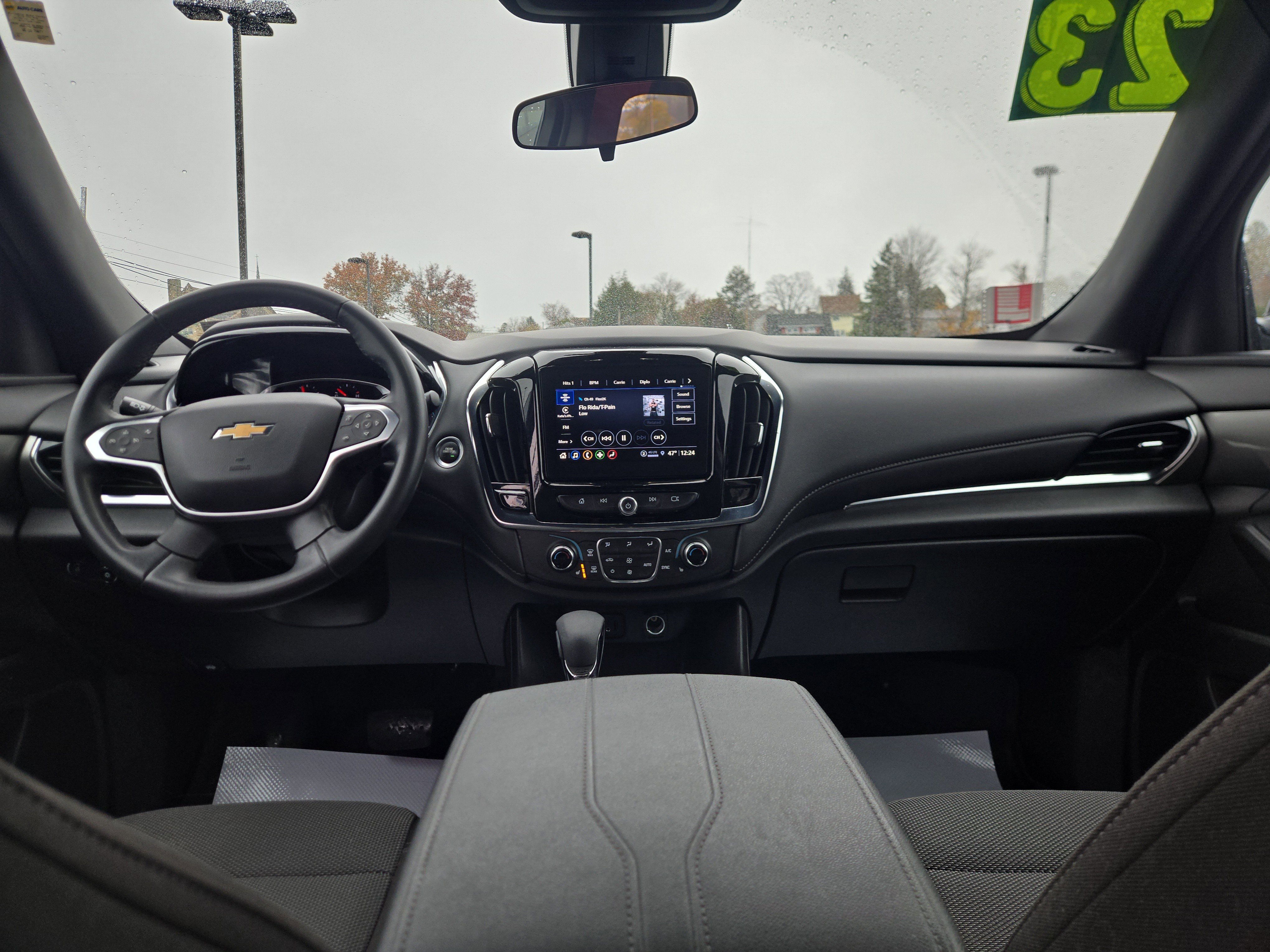 Used 2023 Chevrolet Traverse LT image 15