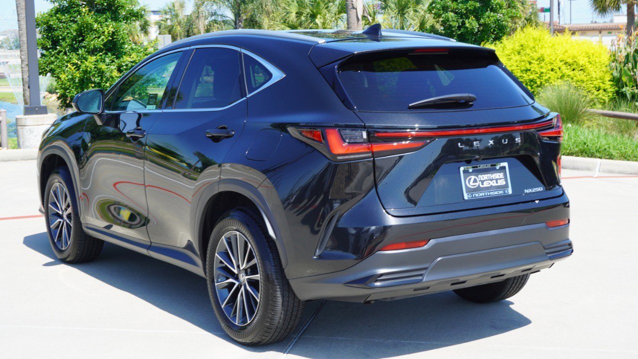 Used 2025 Lexus NX 250 FWD w/ Accessory Package (Z1) image 8