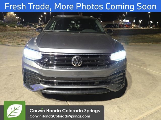 Used 2023 Volkswagen Tiguan SE R-Line image 2