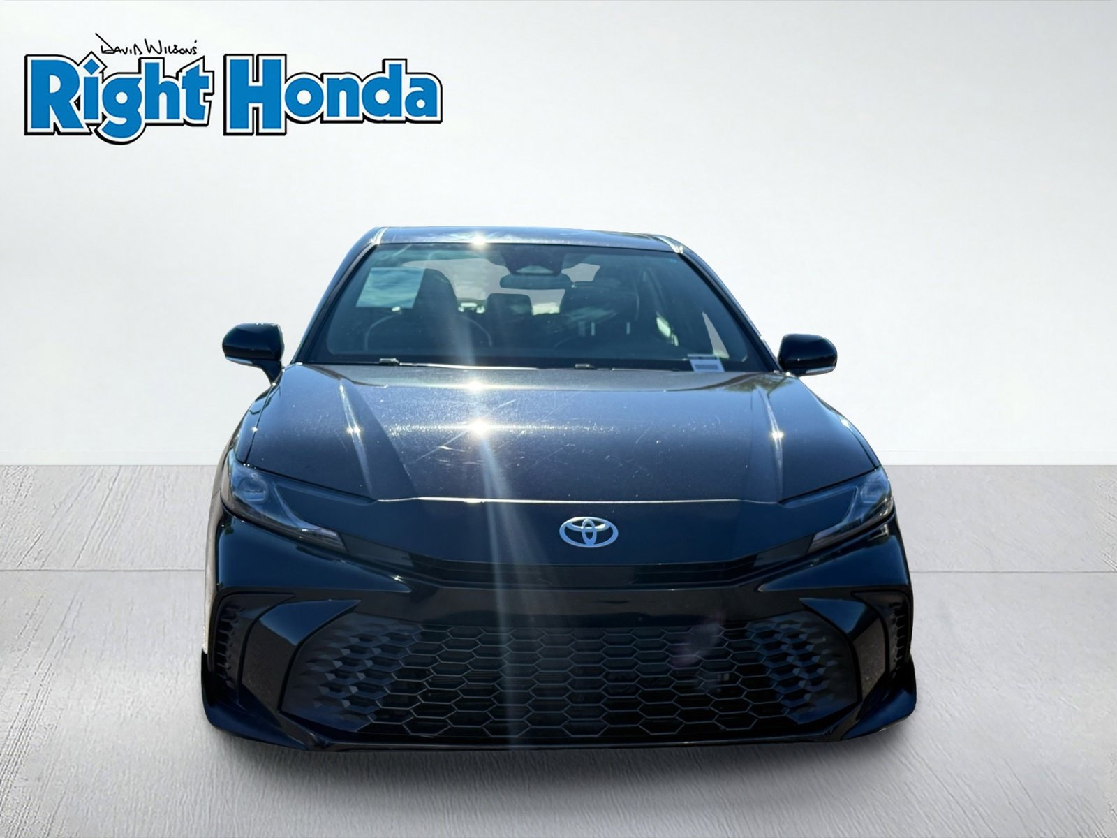 Used 2025 Toyota Camry SE FWD image 5