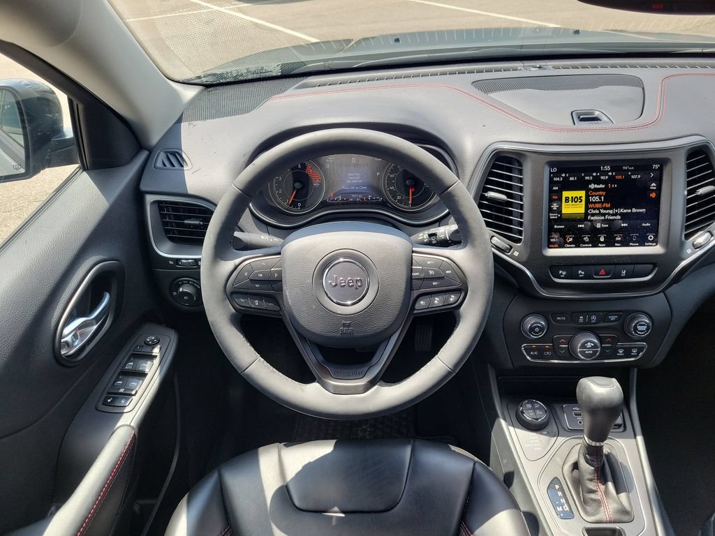Used 2023 Jeep Cherokee Trailhawk AWD/4WD image 12