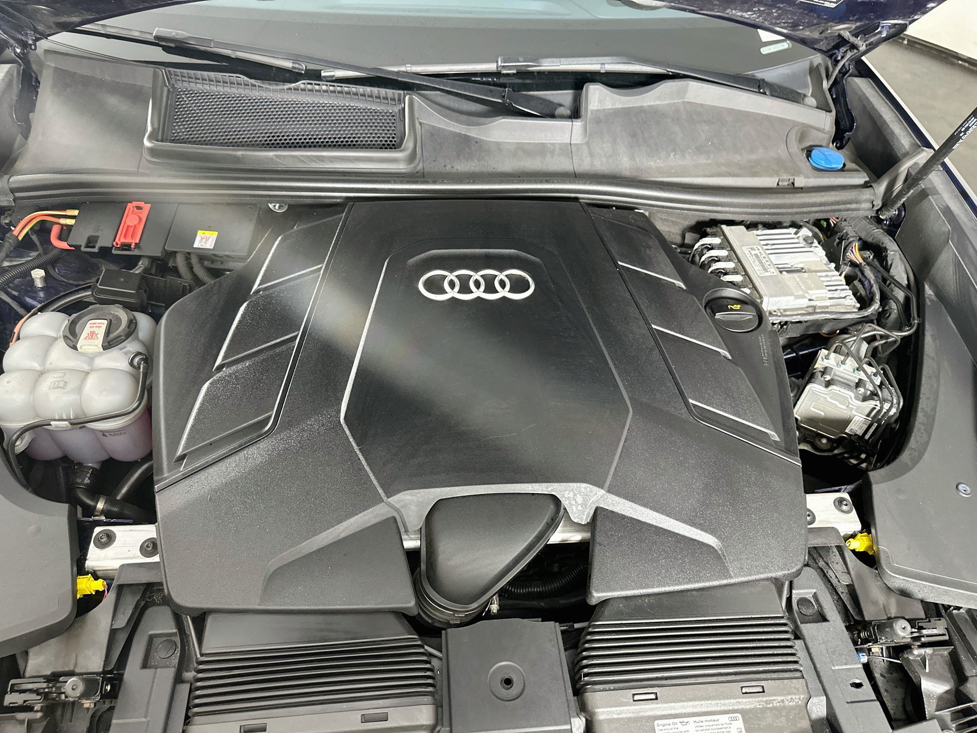 Used 2022 Audi Q8 Prestige AWD/4WD image 34