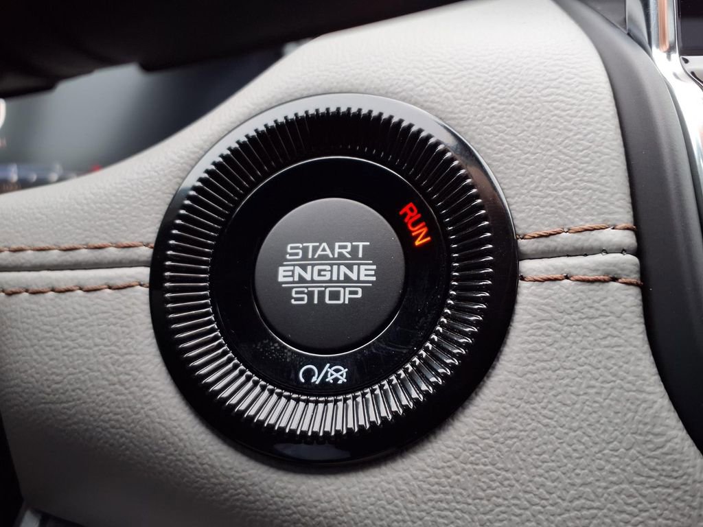 New 2026 Jeep Compass Limited w/ Sun, Sound & Navigation Group AWD/4WD image 35