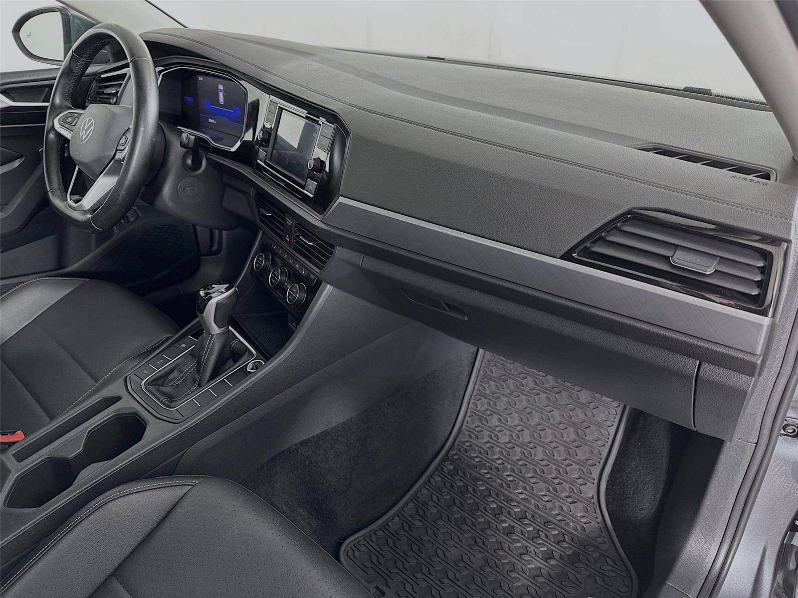 Used 2022 Volkswagen Jetta SE w/ Panoramic Sunroof Package FWD image 29