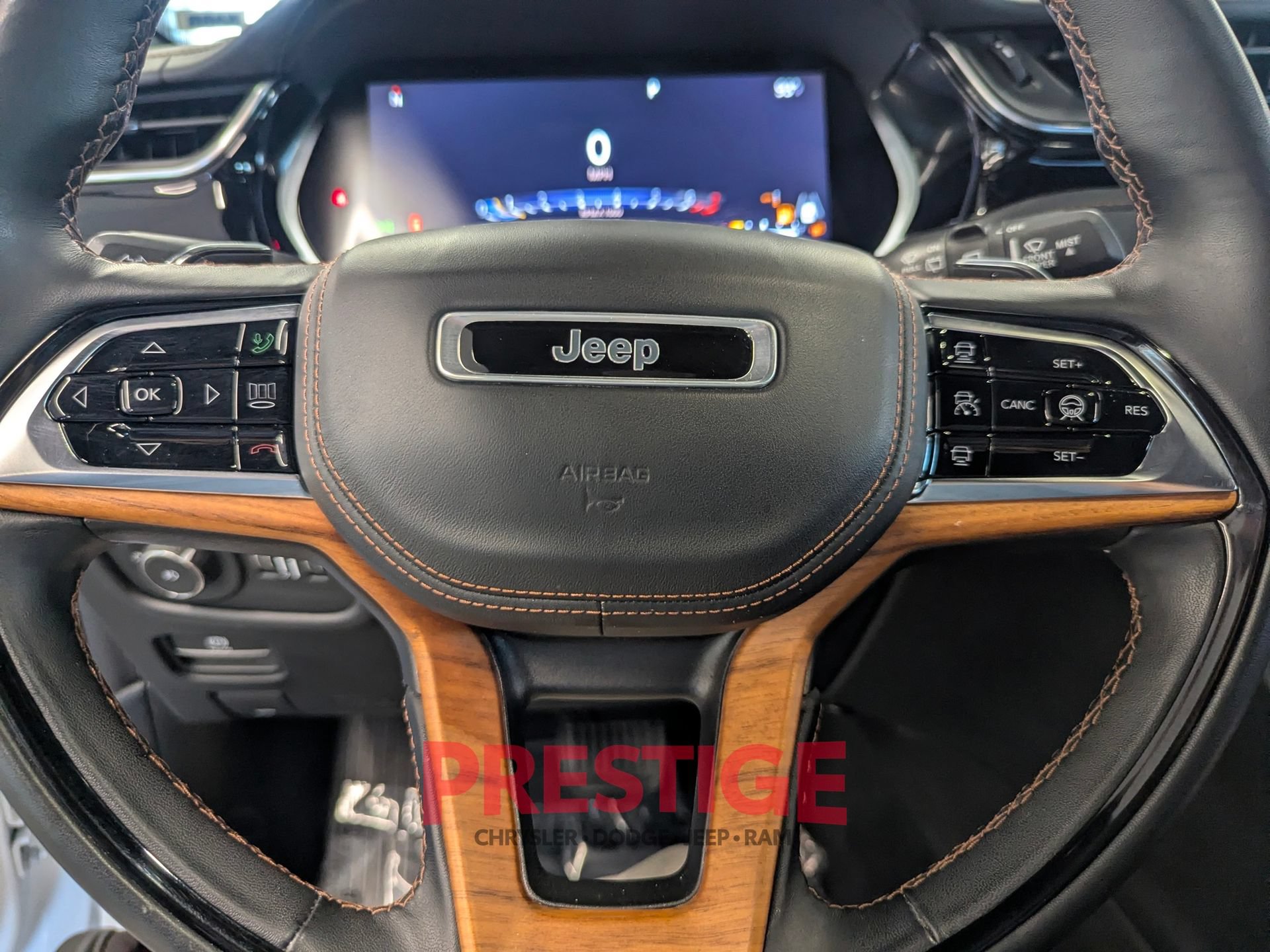 Used 2022 Jeep Grand Cherokee Summit AWD/4WD image 18