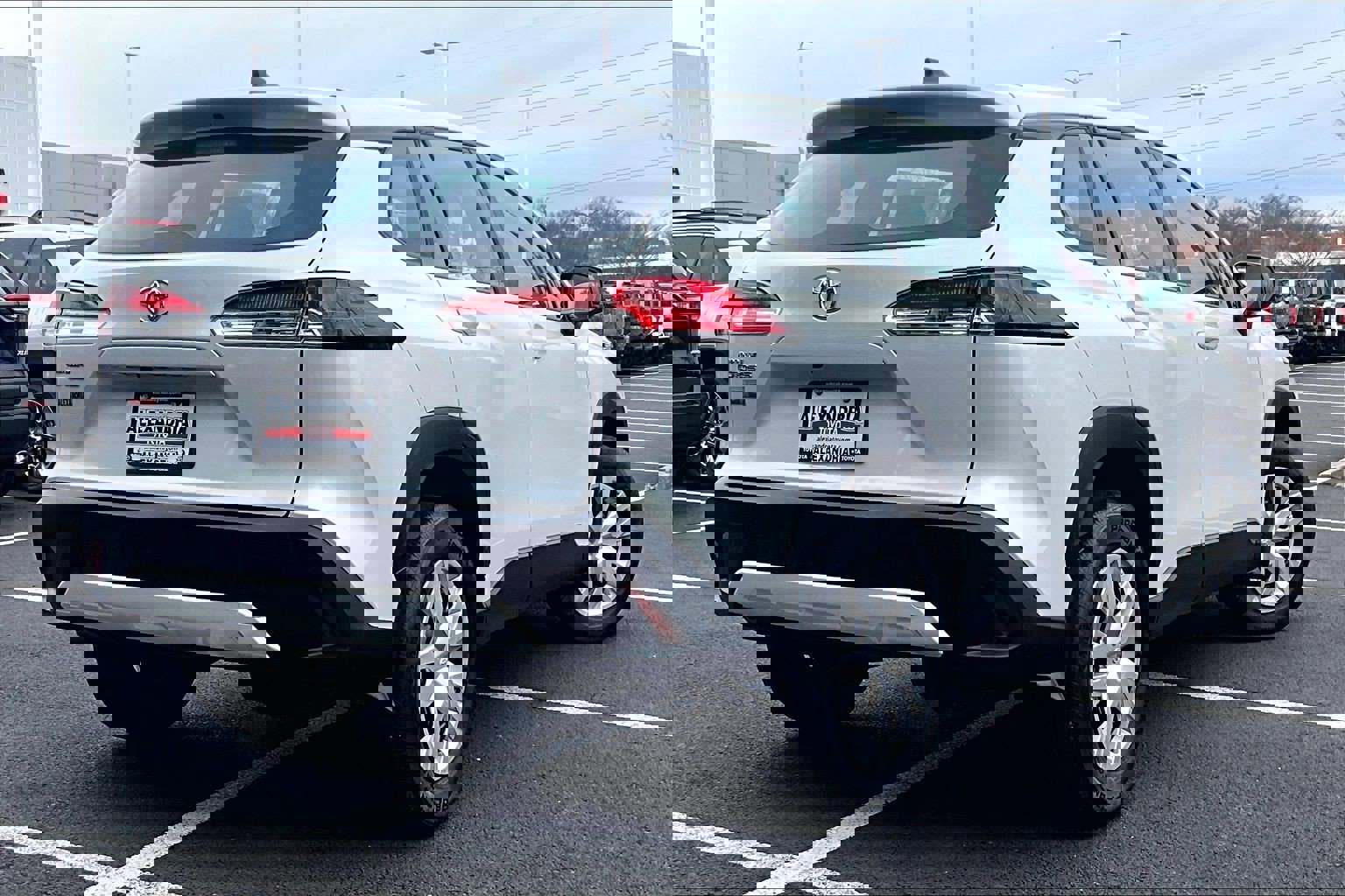 Used 2024 Toyota Corolla Cross L image 11