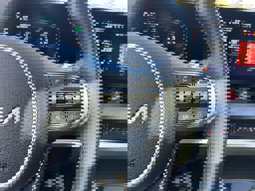 Used 2025 Kia Sportage X-Line image 18