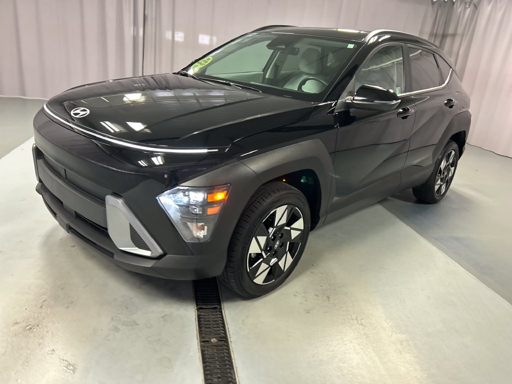 Used 2025 Hyundai Kona SEL AWD/4WD image 3