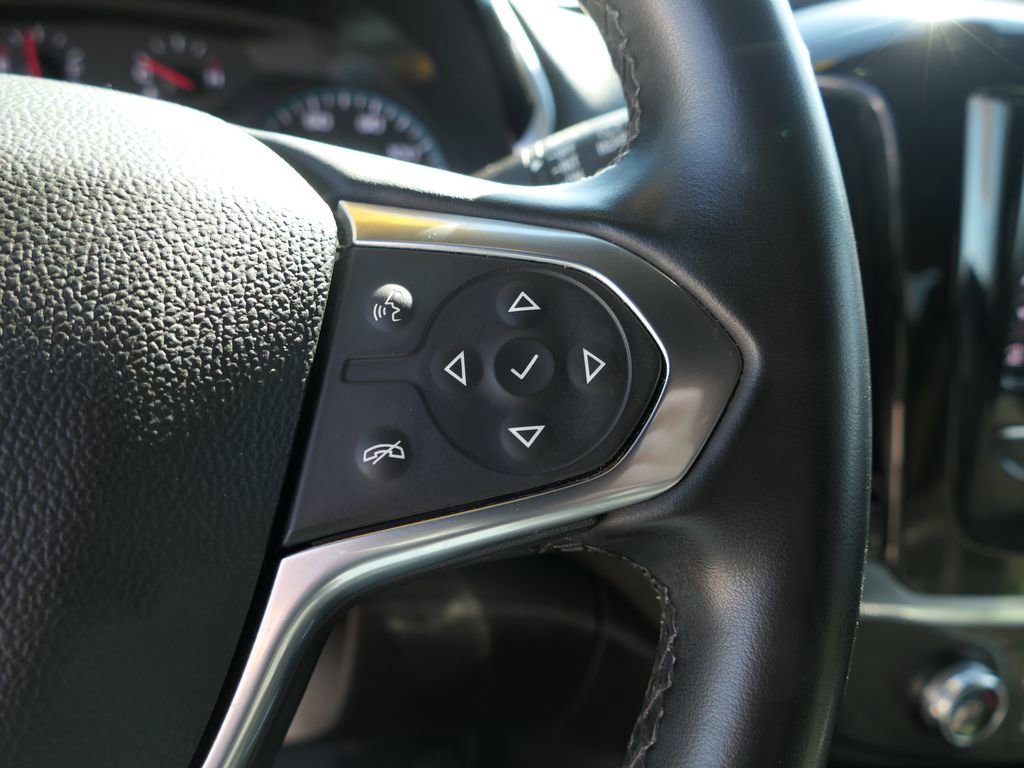 Used 2023 Chevrolet Traverse LT image 12