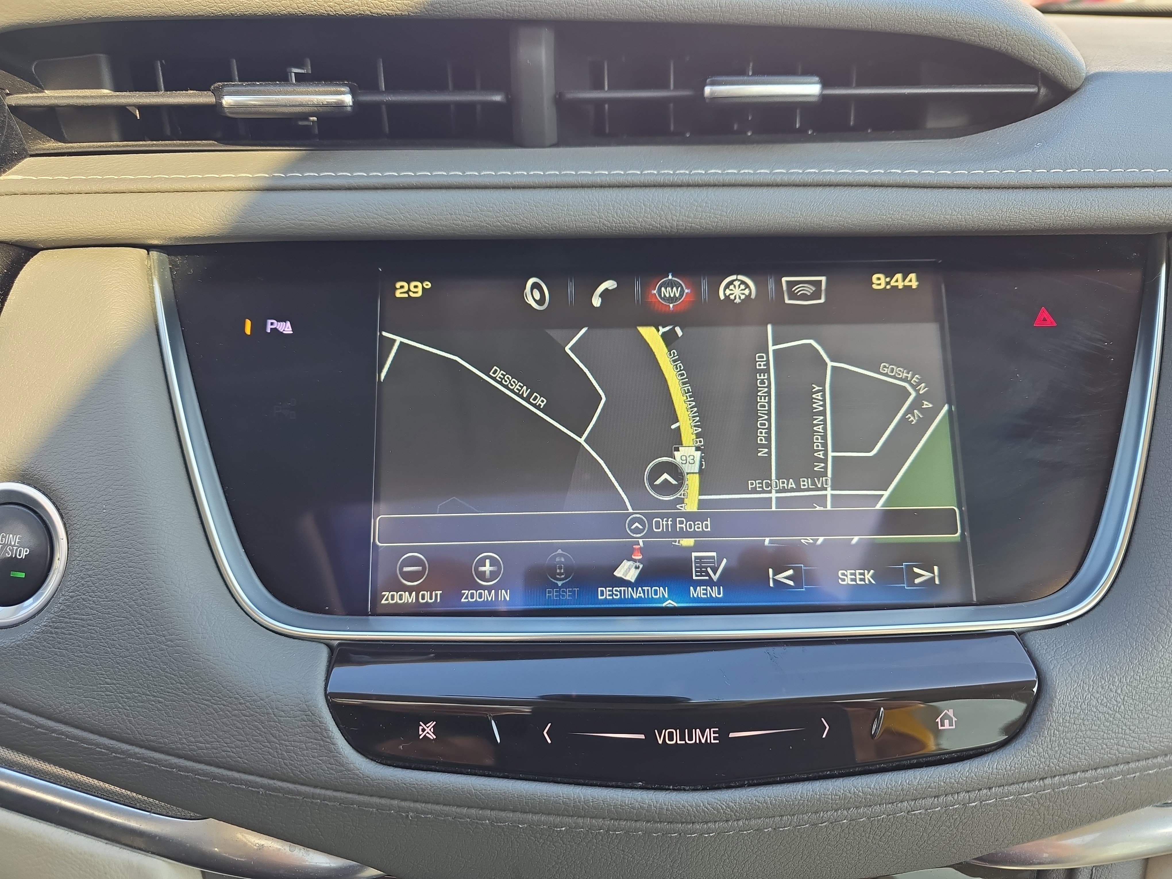 Used 2018 Cadillac XT5 Luxury w/ Driver Awareness Package image 31