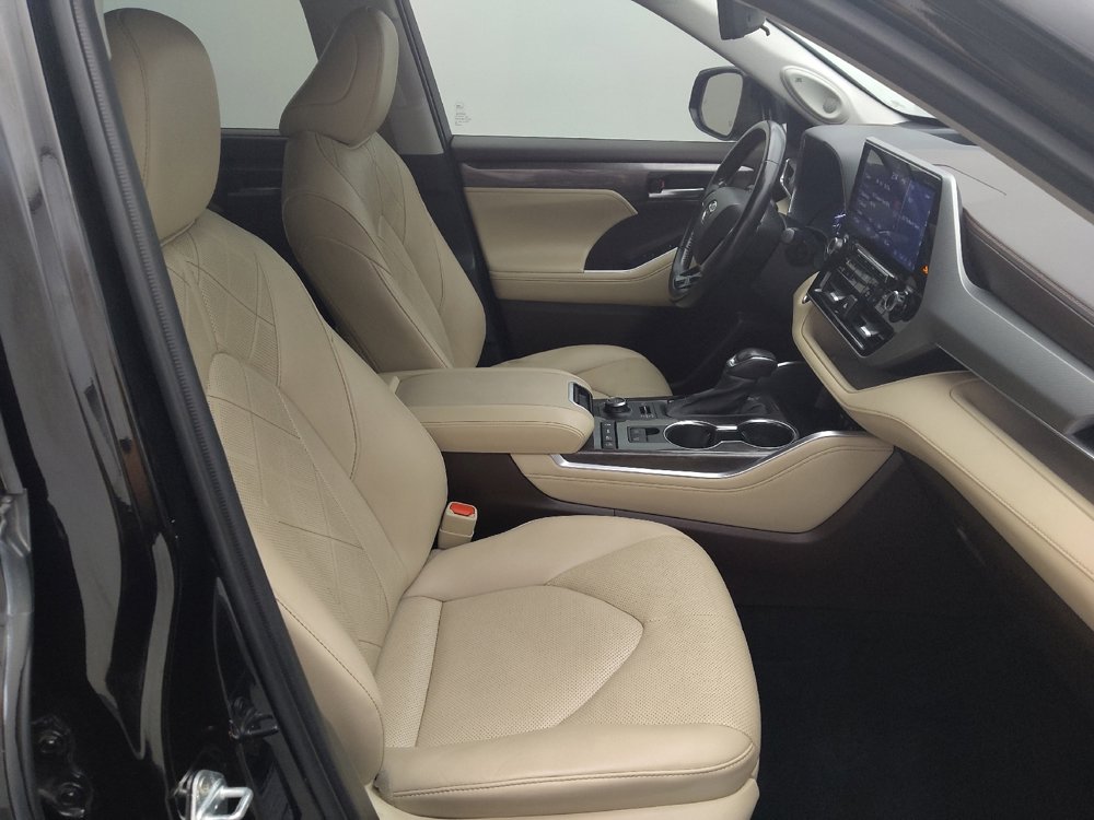 Used 2021 Toyota Highlander Platinum image 21