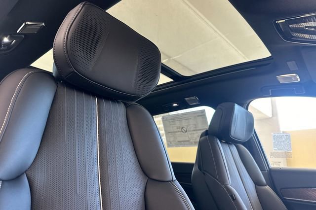 New 2026 Cadillac Vistiq Luxury image 17