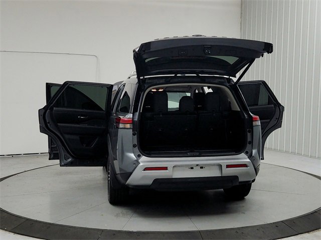 Used 2023 Nissan Pathfinder Platinum w/ Lighting Package (N93) image 14