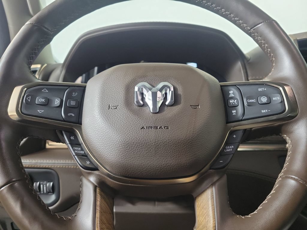 Used 2025 RAM 1500 Limited AWD/4WD image 15