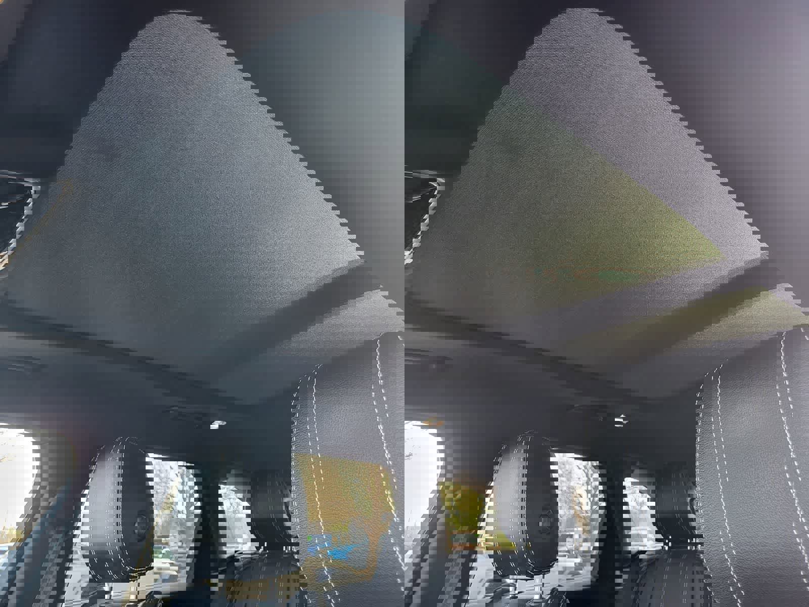 Used 2020 Land Rover Range Rover Velar R-Dynamic S image 16