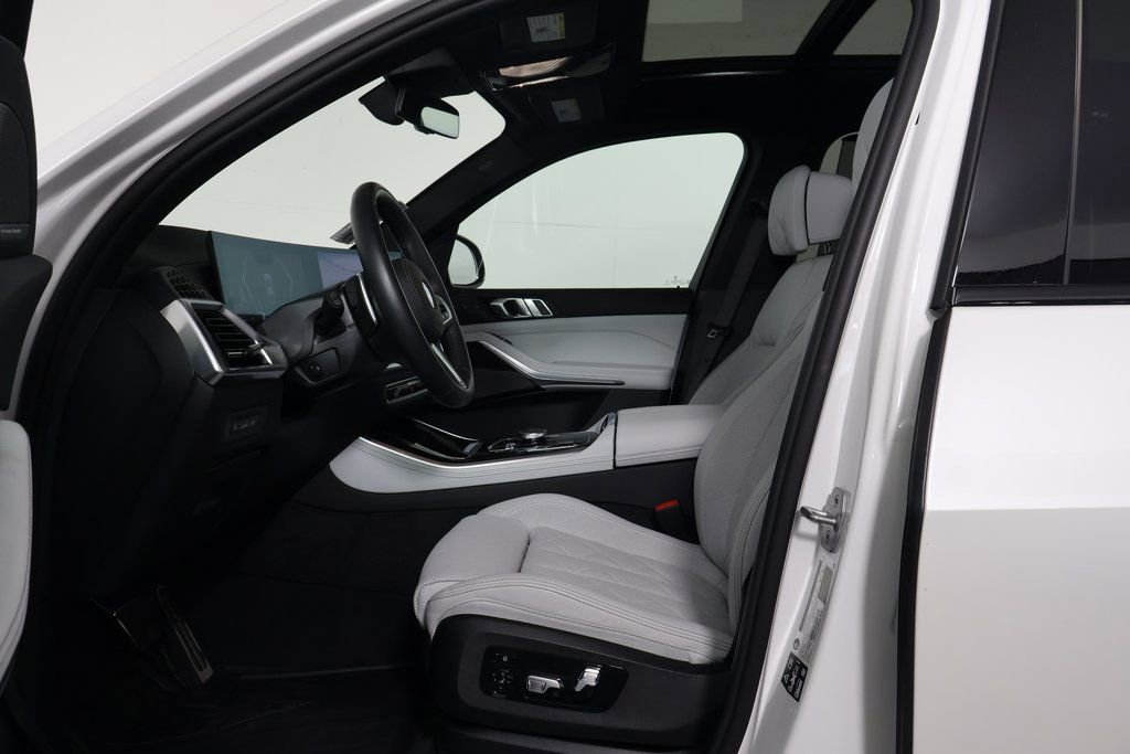 Used 2026 BMW X5 xDrive40i w/ M Sport Package image 10