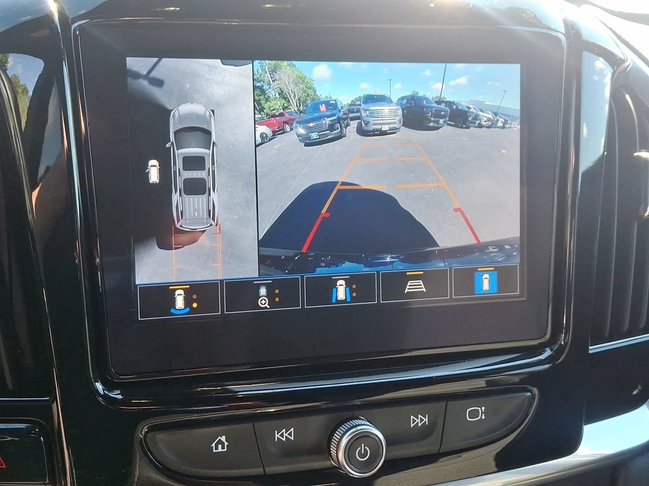 Certified 2023 Chevrolet Traverse LT FWD image 15