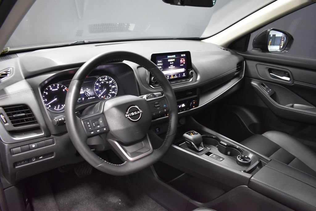 Certified 2026 Nissan Rogue Dark Armor AWD/4WD image 4
