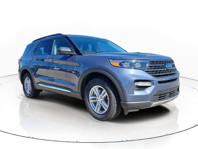 Used 2021 Ford Explorer XLT w/ Equipment Group 202A AWD/4WD image 2