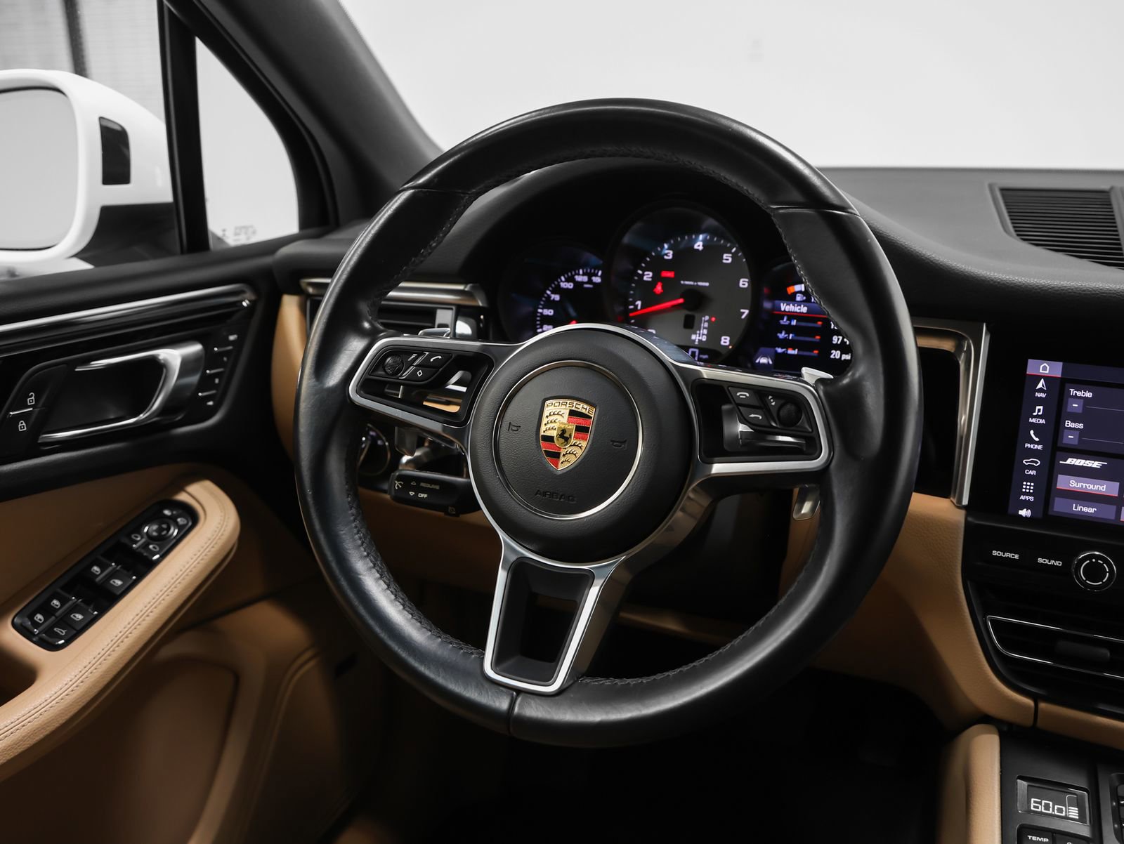 Certified 2021 Porsche Macan S image 32
