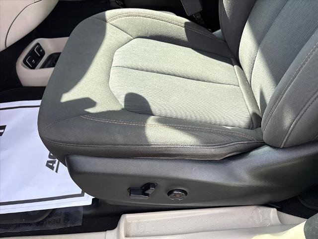 Used 2017 Chrysler Pacifica Touring image 19