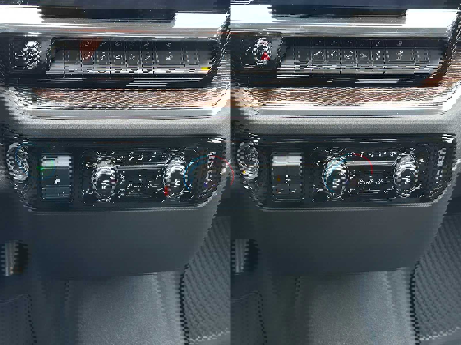 Used 2023 GMC Sierra 1500 Elevation image 27