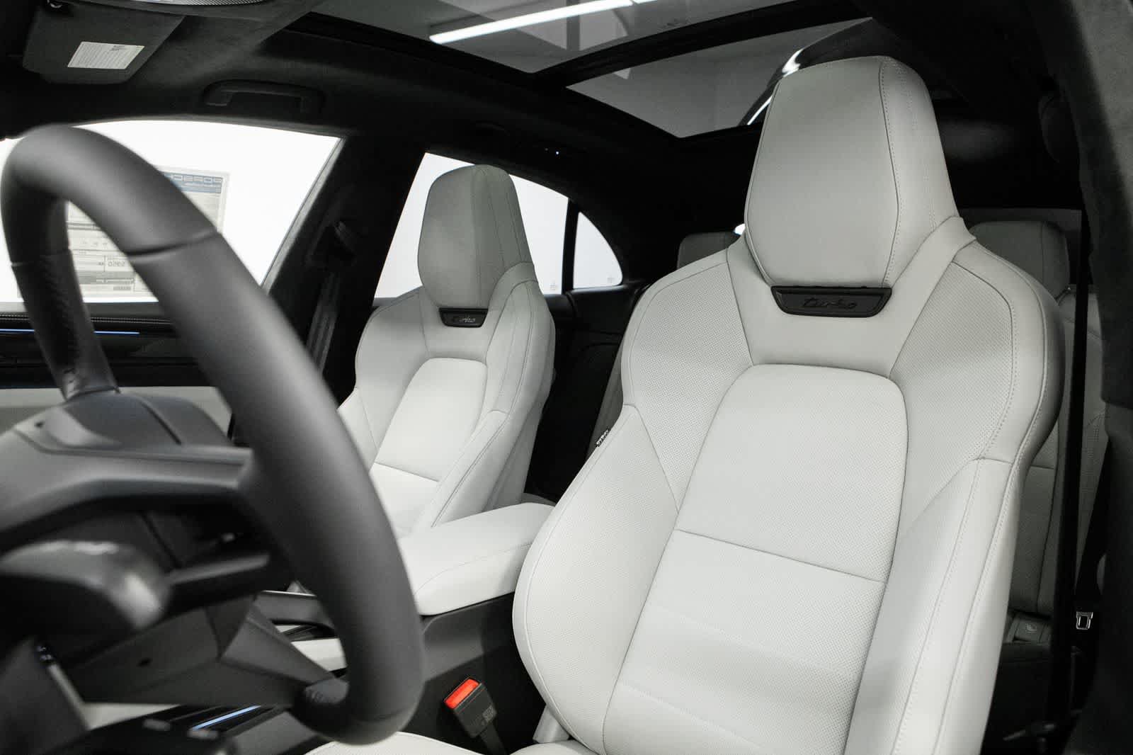 New 2026 Porsche Macan Turbo Electric AWD/4WD image 5
