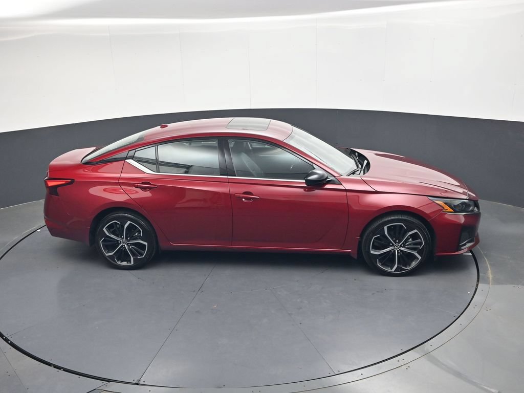Used 2024 Nissan Altima 2.5 SR w/ SR Premium Package AWD/4WD image 29