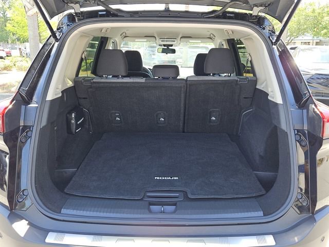 Used 2023 Nissan Rogue SV image 6