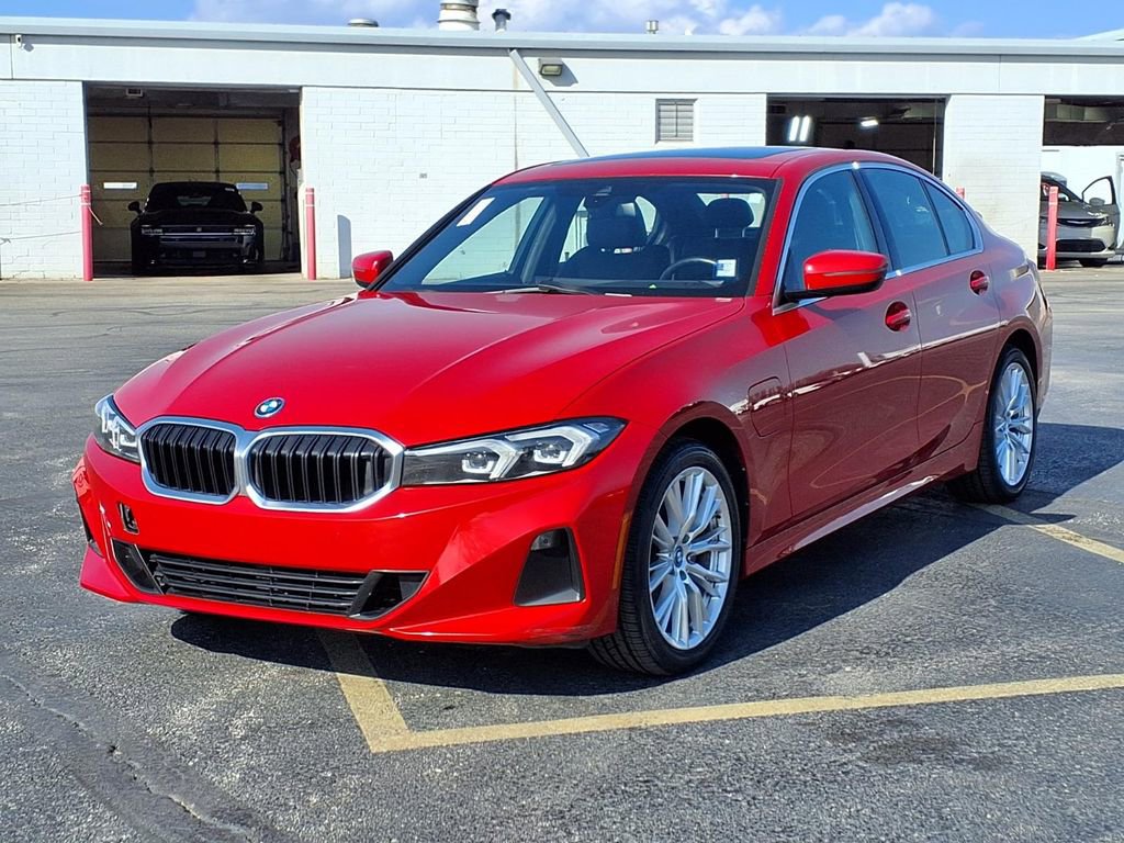 Used 2024 BMW 330e 330e iPerformance image 2