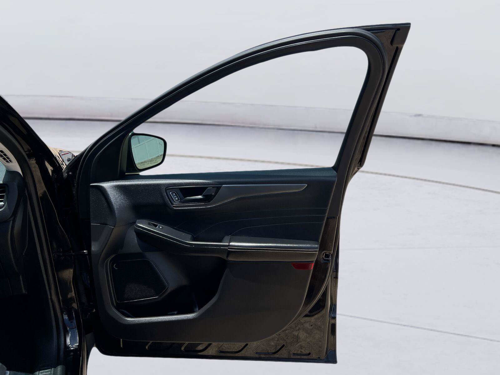 Used 2023 Ford Escape Active w/ Tech Pack #1 FWD image 19