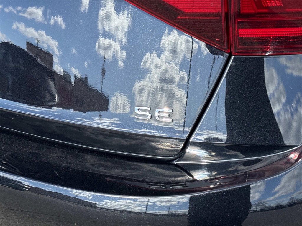 Used 2024 Volkswagen Jetta SE image 5