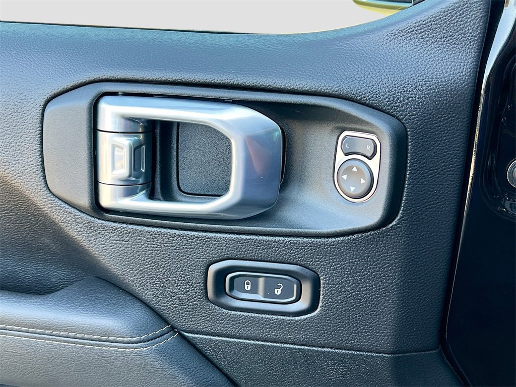 Used 2022 Jeep Wrangler Unlimited Sahara w/ LED Lighting Group image 18