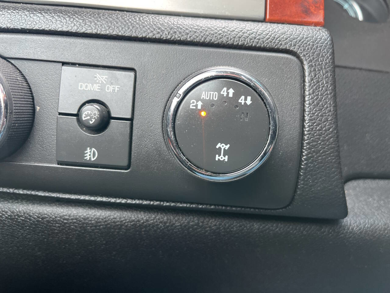 Used 2013 Chevrolet Tahoe LTZ image 30