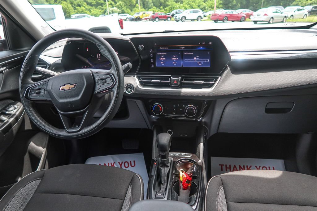 Used 2024 Chevrolet TrailBlazer LT AWD/4WD image 15