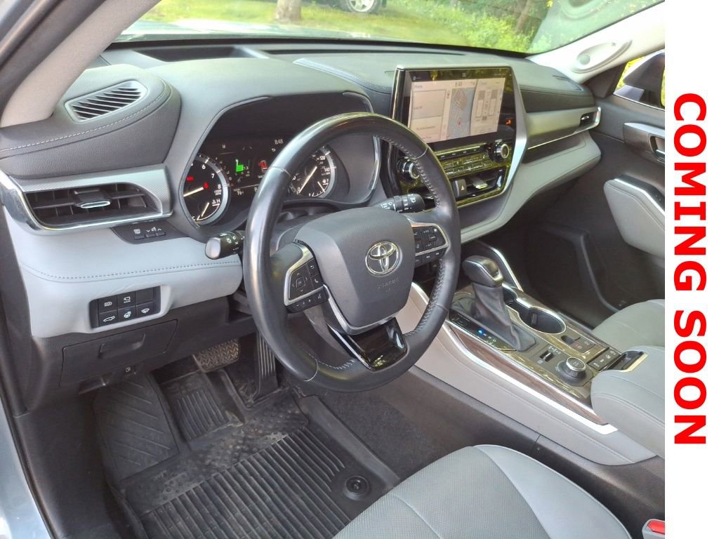 Used 2021 Toyota Highlander Platinum AWD/4WD image 10