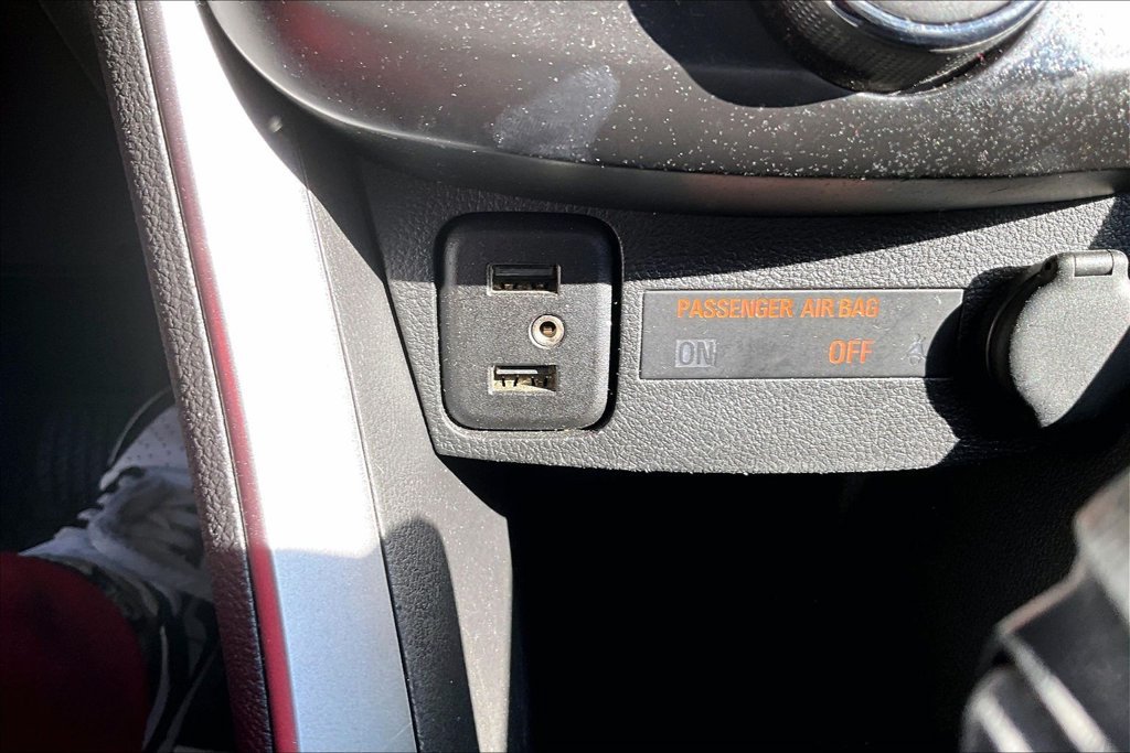 Used 2021 Chevrolet Trax LT w/ Premium Seat Package FWD image 17