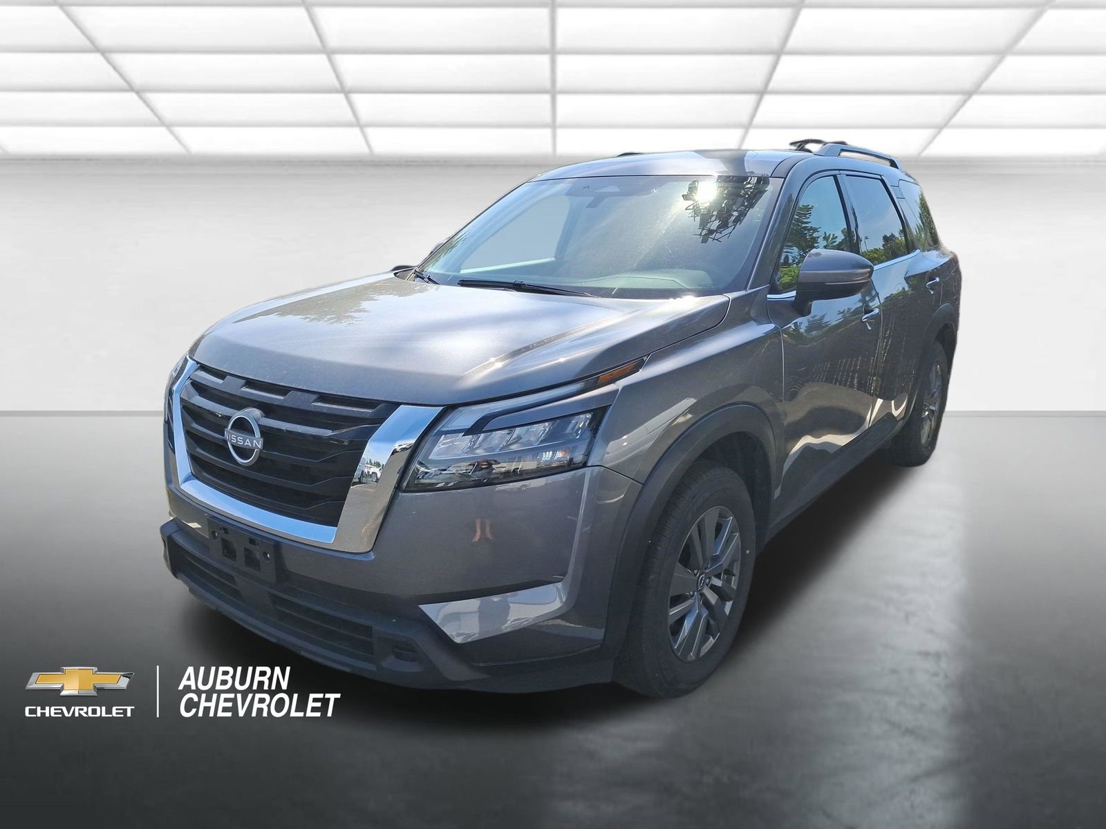 Used 2025 Nissan Pathfinder SV FWD image 4