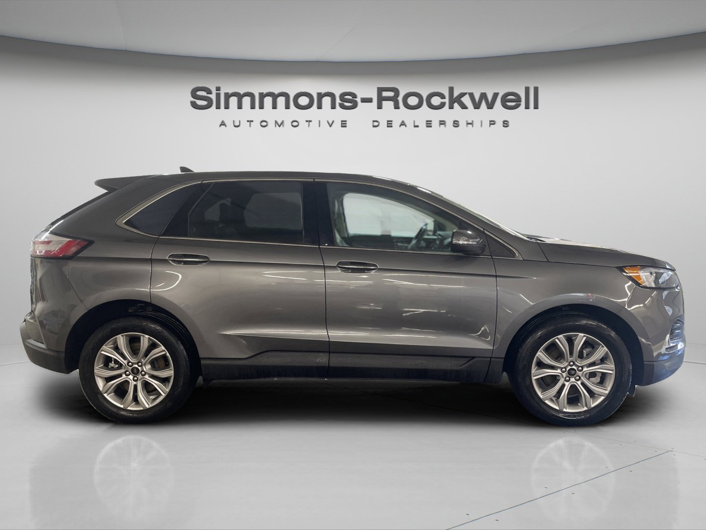 Used 2024 Ford Edge Titanium image 4