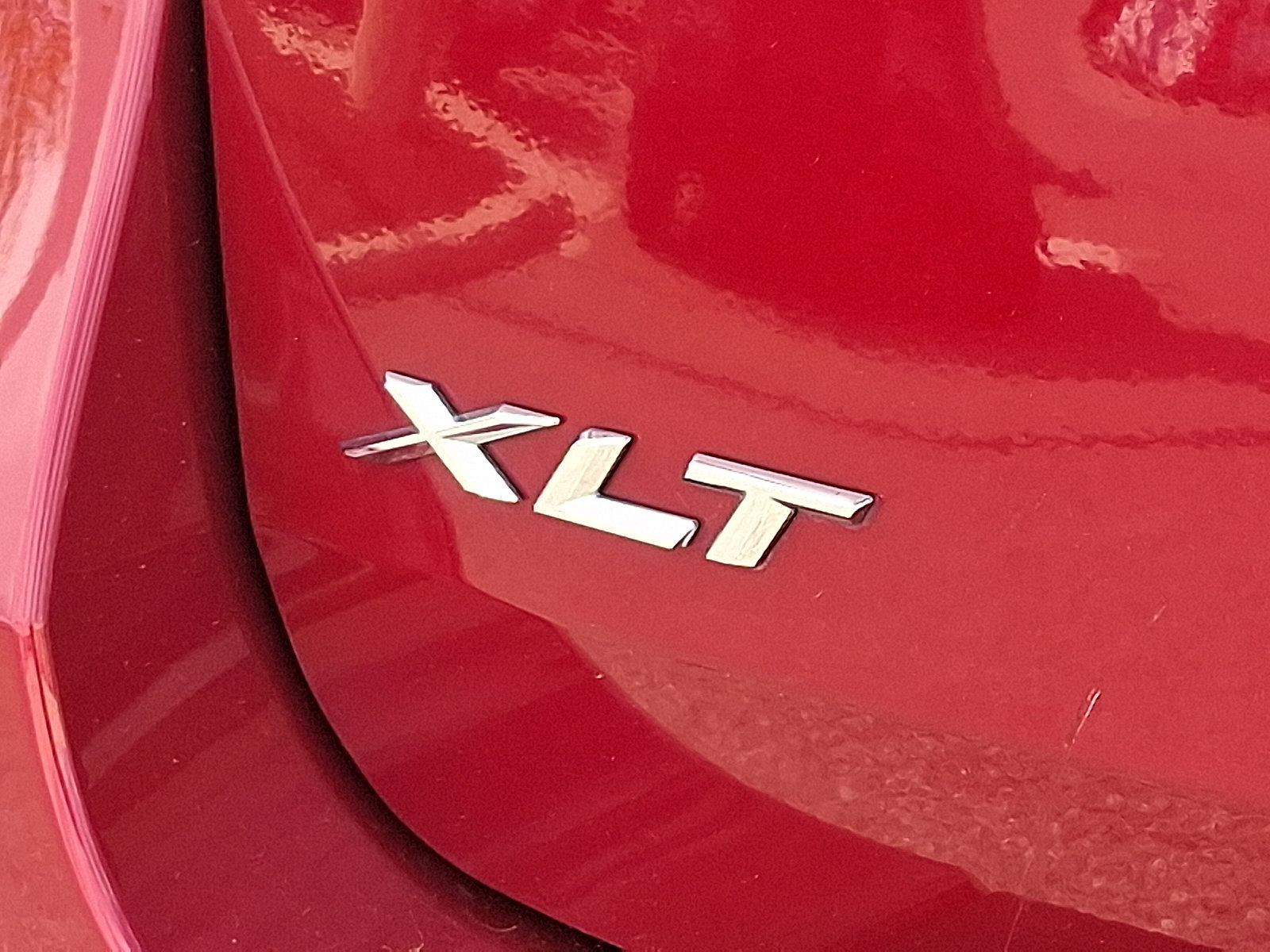 Used 2022 Ford Explorer XLT w/ Class IV Trailer Tow Package AWD/4WD image 30