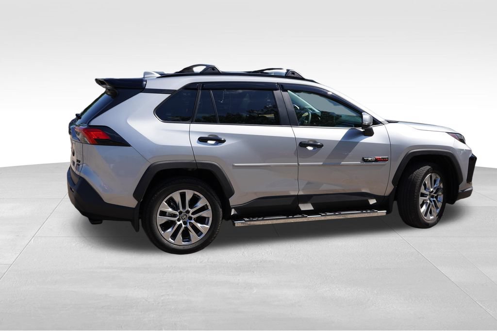 Used 2025 Toyota RAV4 XLE Premium w/ Weather Package AWD/4WD image 4