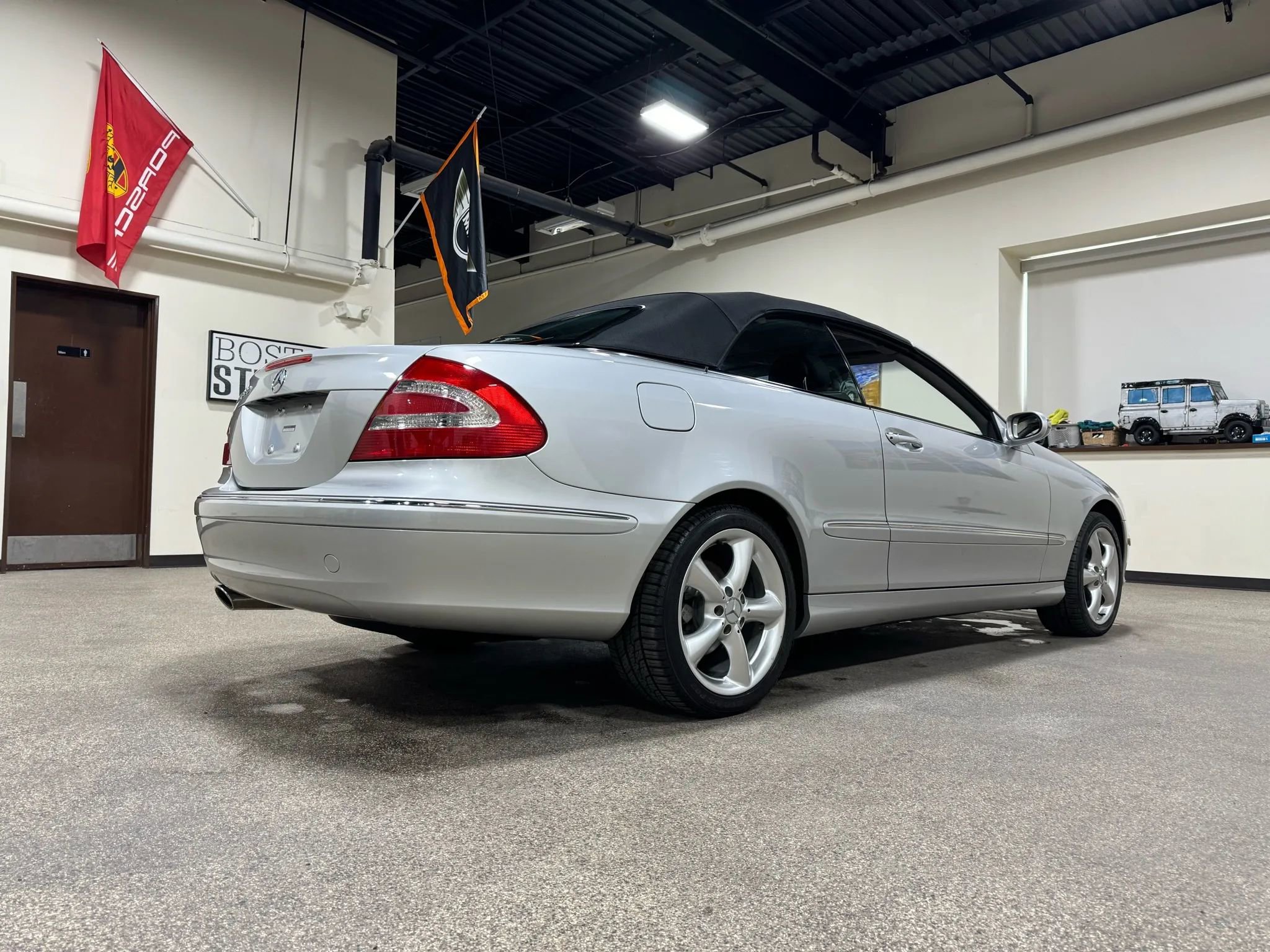 Used 2005 Mercedes-Benz CLK 320 Cabriolet image 29