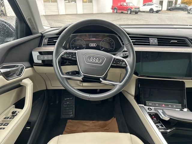 Used 2024 Audi Q8 e-tron Premium image 20