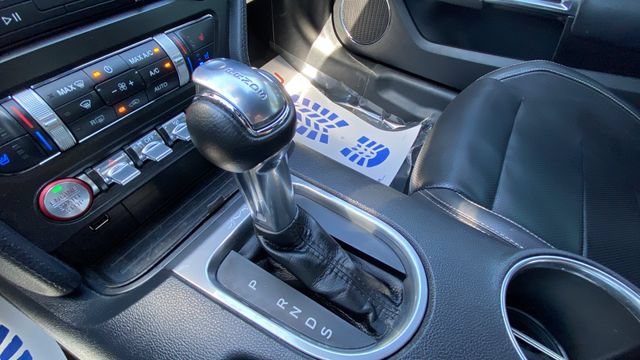 Used 2022 Ford Mustang Premium RWD image 18